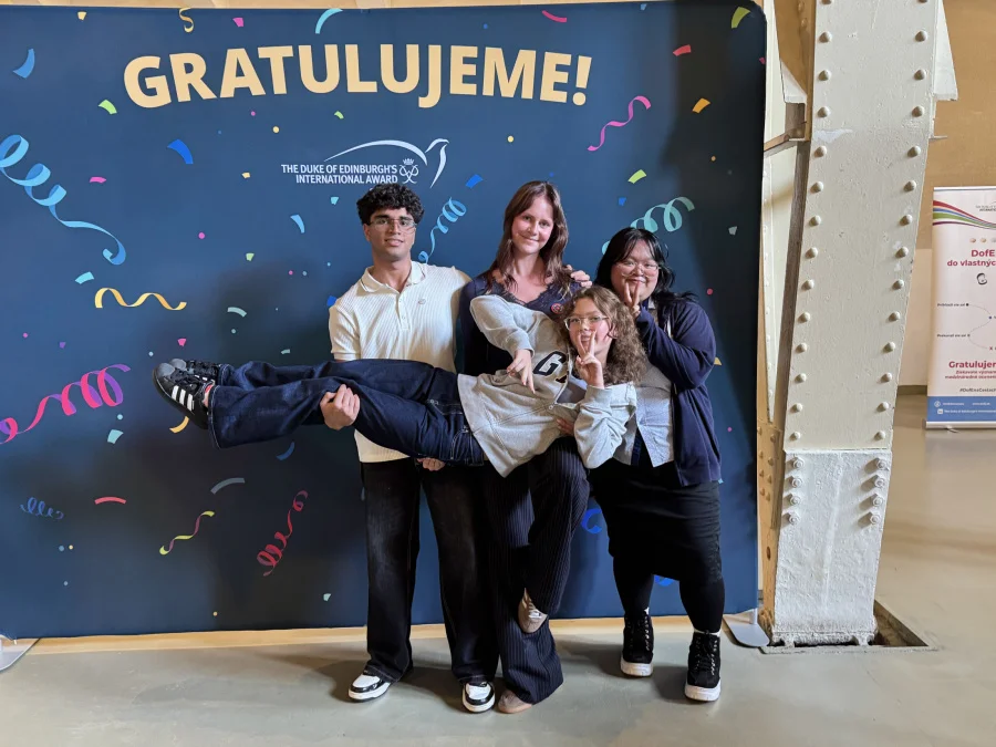 Achievements / Articles / Celebrating Our DofE Achievers - foto